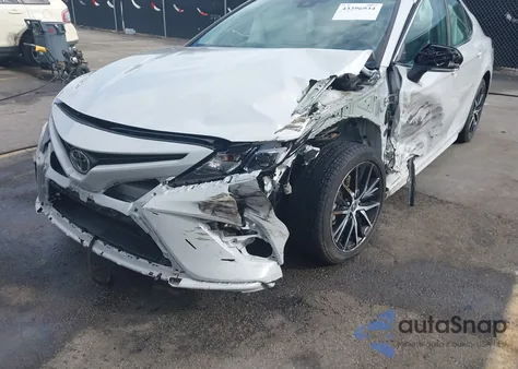 2024 Toyota Camry Se z USA, uszkodzony, nr VIN 4T1G11AK4RU207381